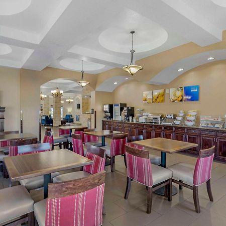 Comfort Suites Benbrook Luaran gambar