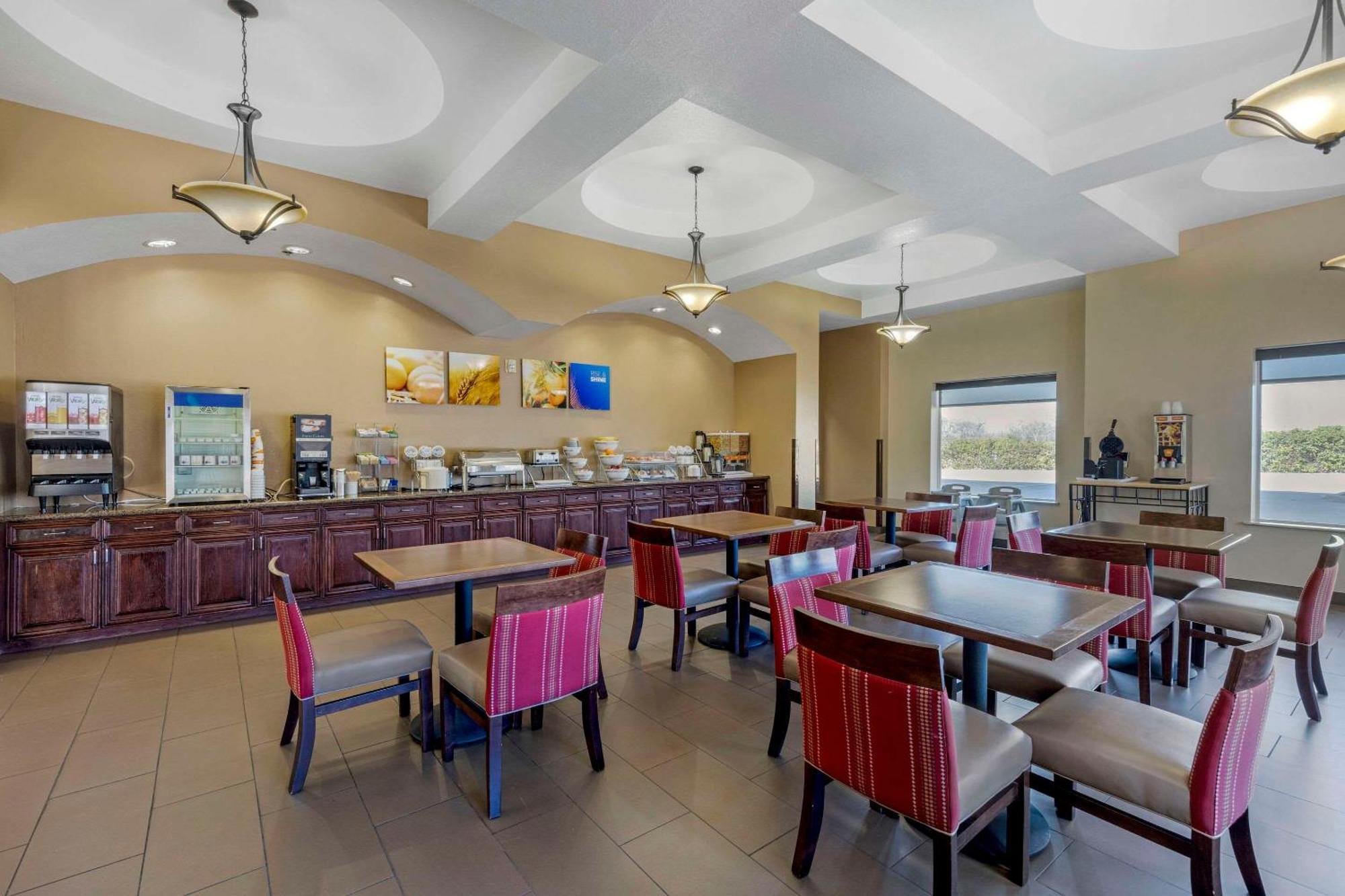 Comfort Suites Benbrook Luaran gambar