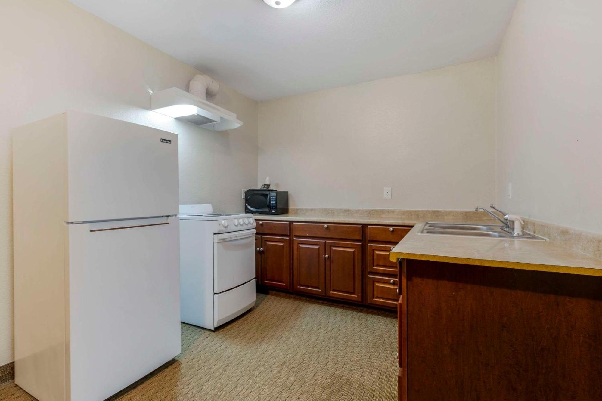 Comfort Suites Benbrook Luaran gambar