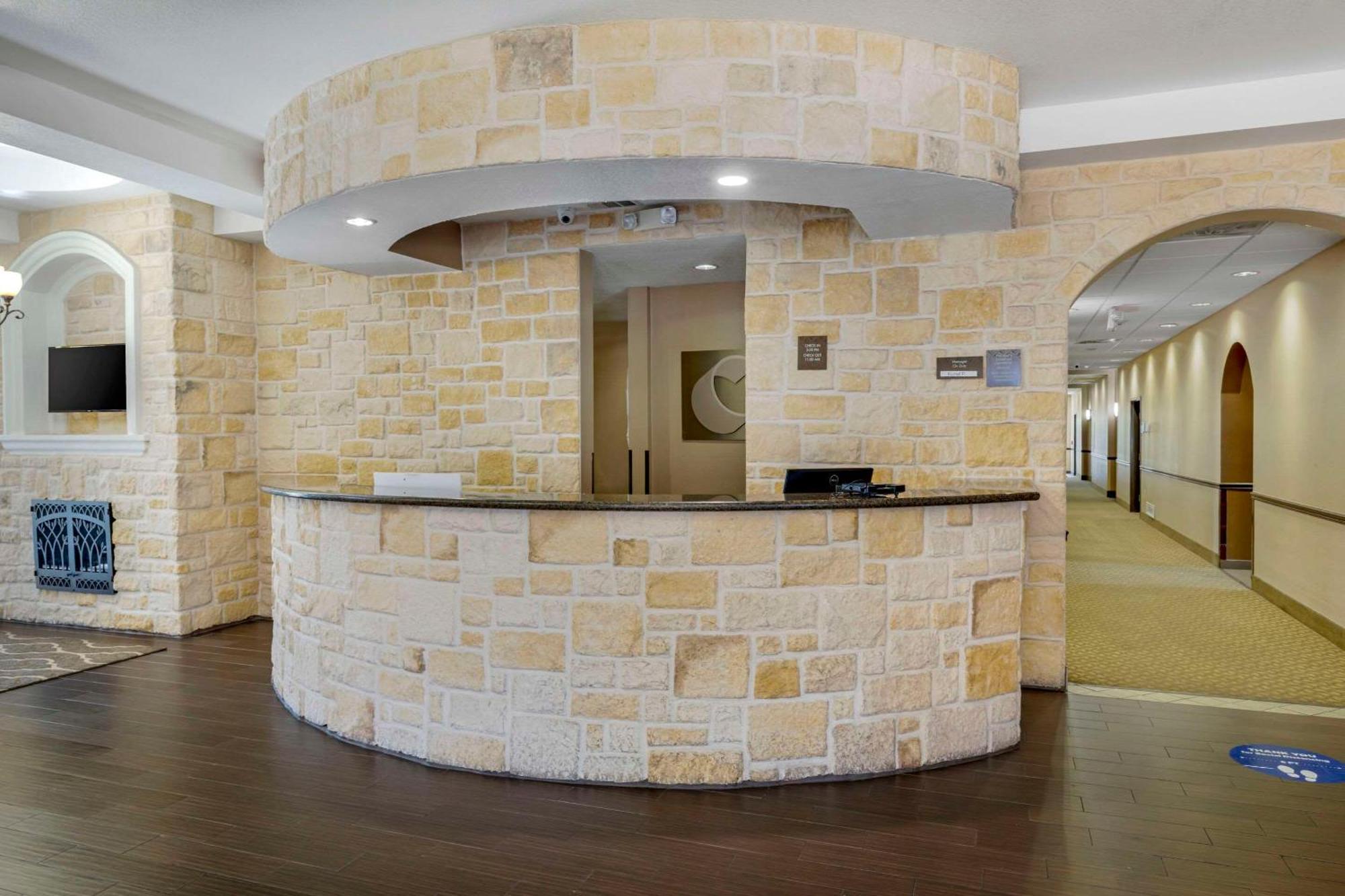 Comfort Suites Benbrook Luaran gambar
