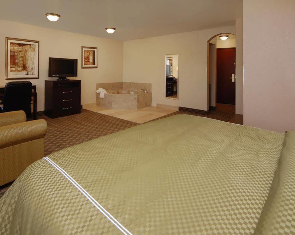 Comfort Suites Benbrook Luaran gambar